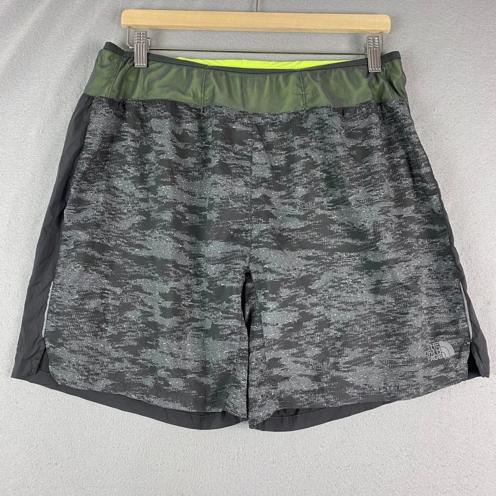 The North Face Flight Series Mens Large pockets FlashDry Trail Running Shorts